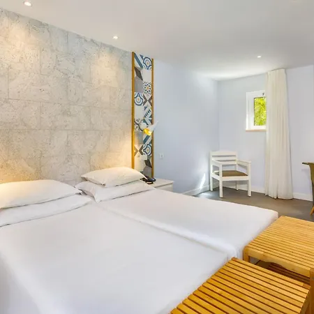 Hotell Ap Adriana 4*