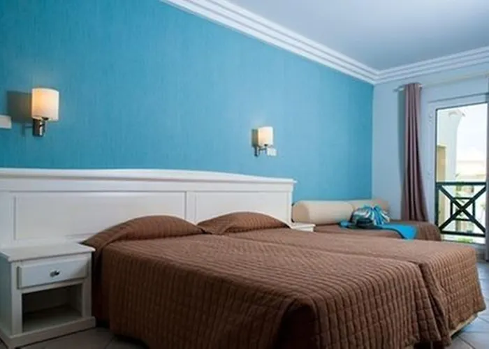 Отель Ap Adriana 4*